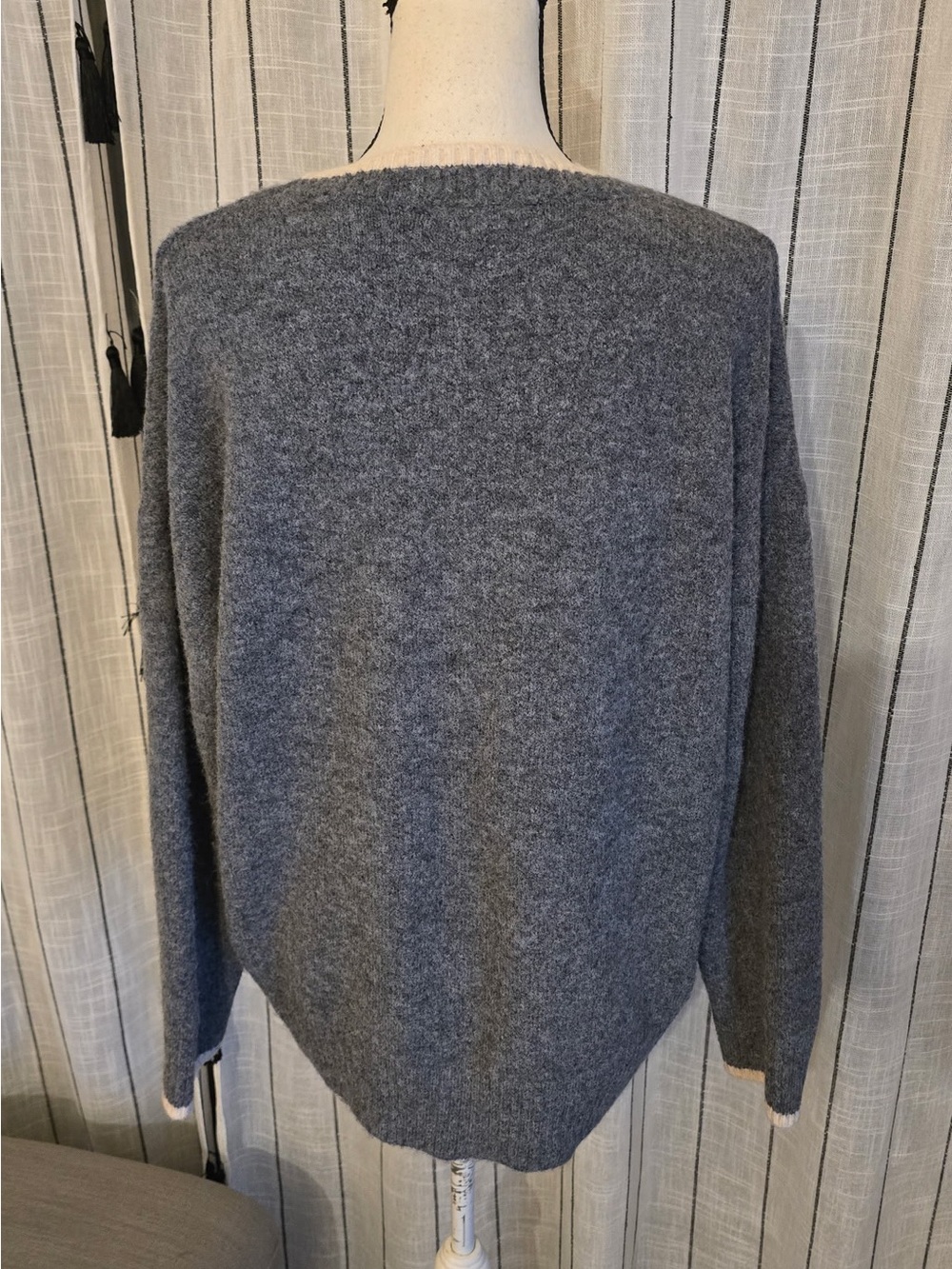 Gray Crewneck Sweater with Cream & Black Dog Motif - Picture 3 of 4